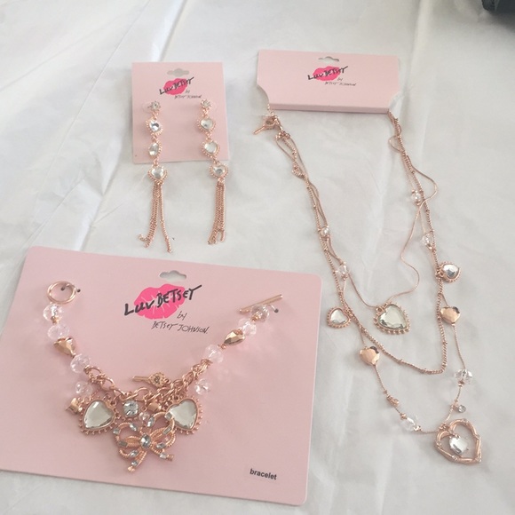 Betsey Johnson Jewelry - 🔥3 pieces Betsy Johnson 🌹 gold hearts 💕